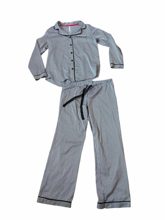 Gilligan & O'Malley Other - Gilligan & O'Malley Long Sleeved Black and White Striped Silky Pajamas Set Sz M